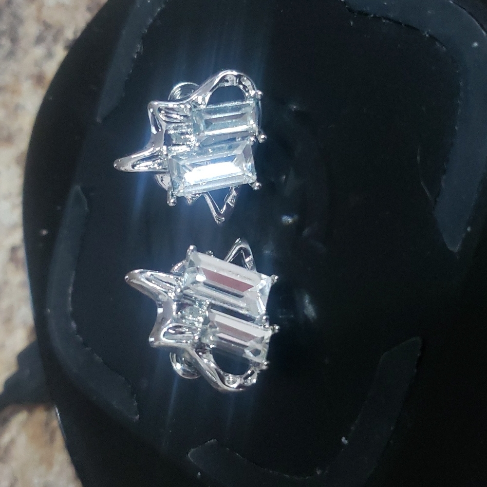 Earings